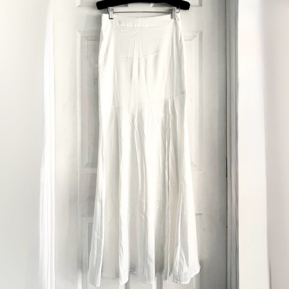 Commense Satin Patchwork Split Maxi Skirt - Picture 4 of 14